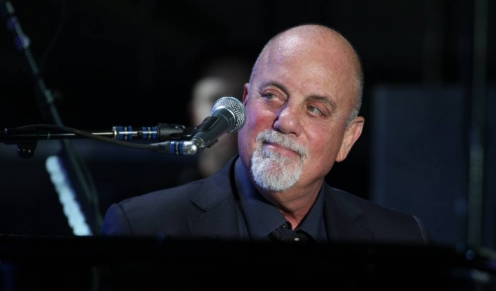 Watch Billy Joel and Alexa Ray Joel perform “Have Yourself A Merry Little Christmas” at The Garden on December 19, 2018. ✨