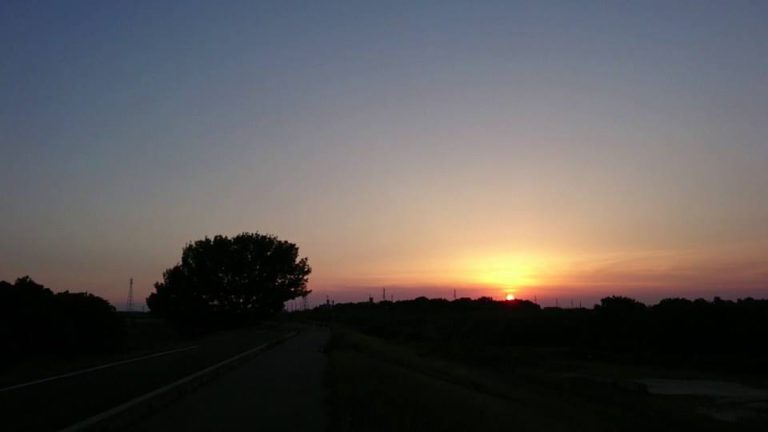写真で紹介した夕陽。 動画も撮影していたのですが アップしていないことに先程気づきましたｗｗ 癒されるものです。