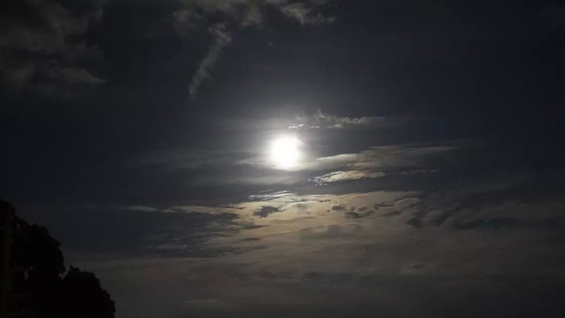 月・空　2014-08-24