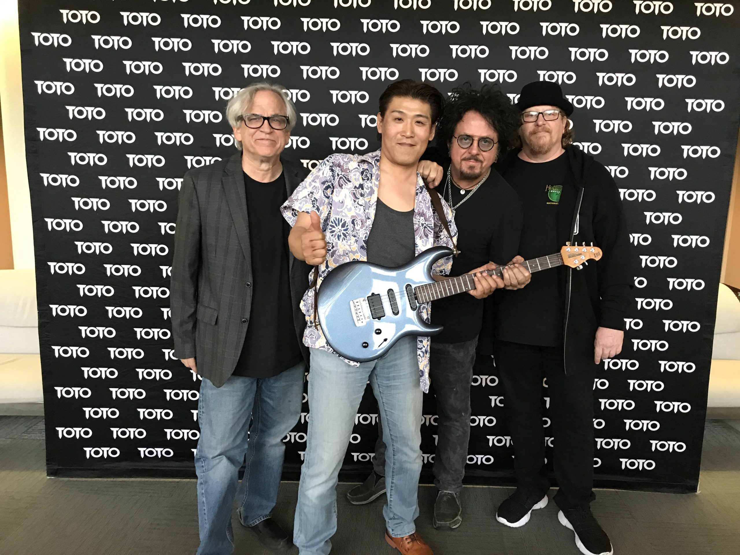 The dream has come true!　本物の「TOTO」と”HOLD THE LINE”を一緒に演奏！