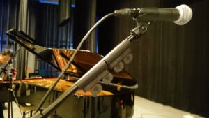 マイクスタンドおにゅーなう♪ K君(PA屋さん)せれくと。 ピック設置なう♪|2016-06-19