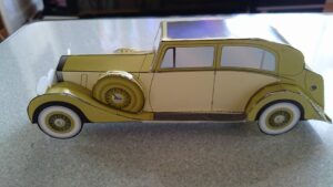 ２台で五時間ぐらい。 トヨタ博物館で貰ってきた ペーパークラフト。 二人ともパパ任せ…｜2016-08-12